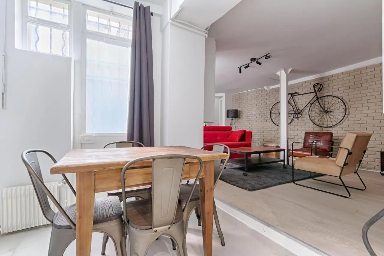 Stylish Duplex 4P - Bastille/Gare De Lyon Париж Апартаменты